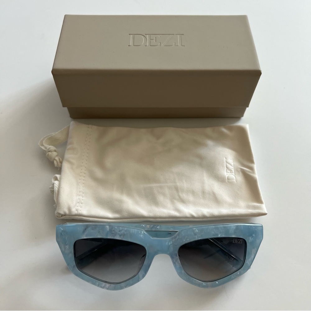 100% Authentic Brand New Dezi BB Blue Quartz On Read Sunglasses Sunnies